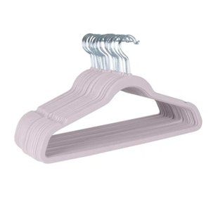 Laura Ashley 25 Pack Slim Velvet Hangers In Lavender